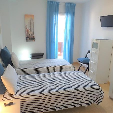CENTRICO y ACOGEDOR APARTAMENTO Girona Esterno foto